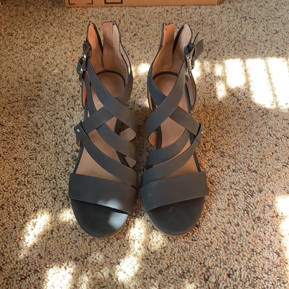 Black Heels - Picture 2 of 3